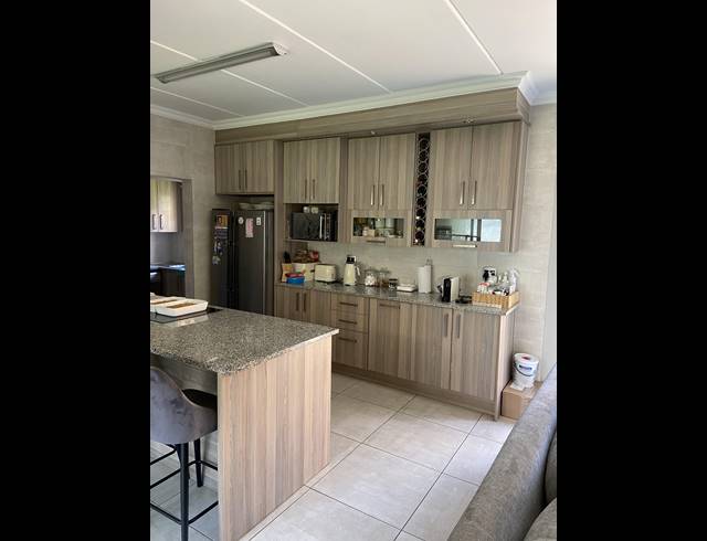 2 BEDROOM APARTMENT RENTED IN CRAIGHALL